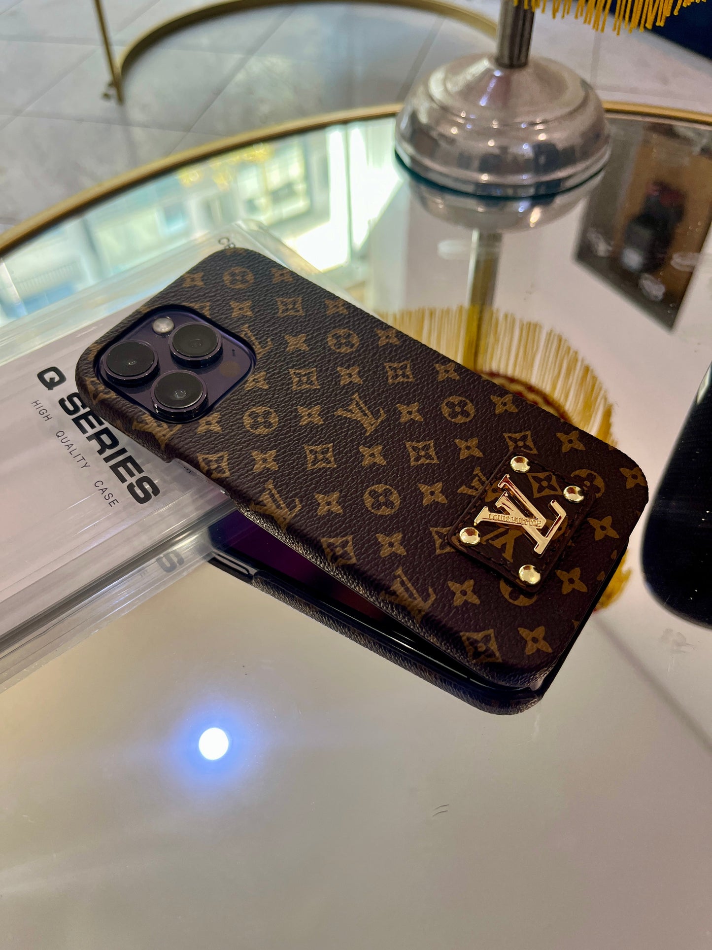 Louis V BLACK Motifs S