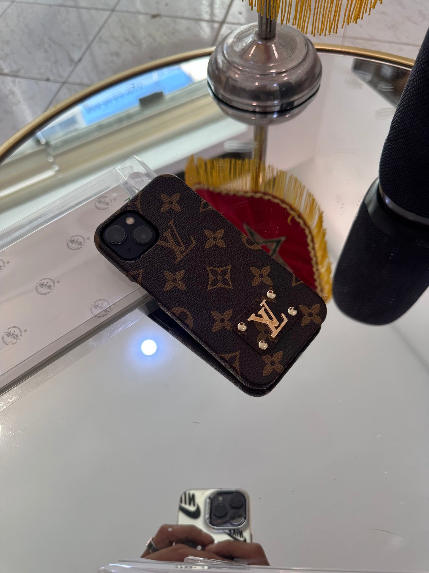 Louis V BLACK Motifs L