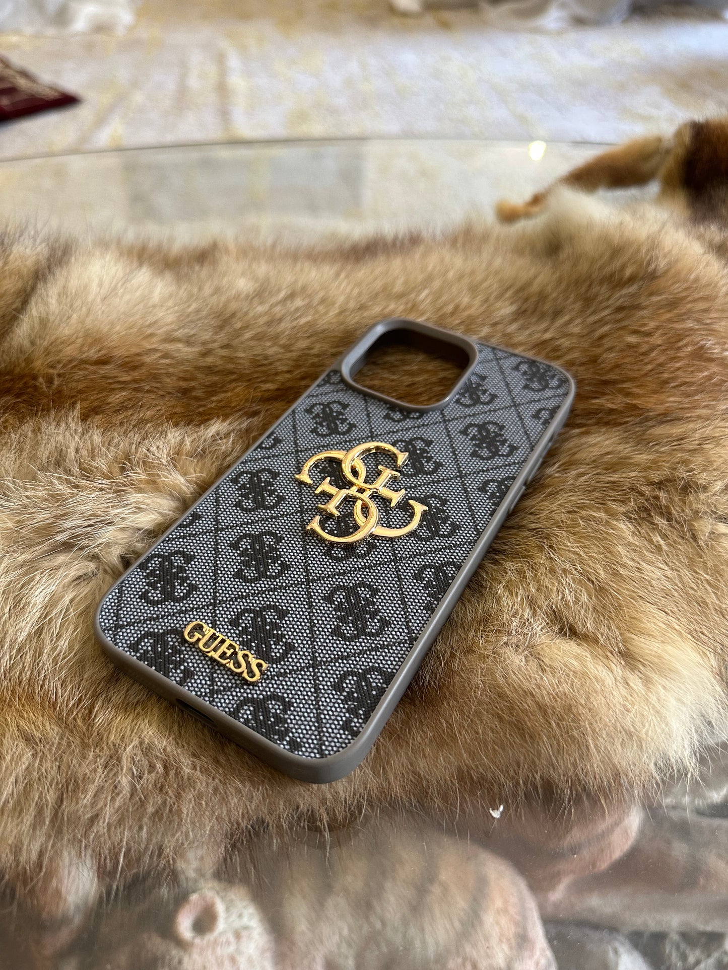 Case guess GRIS